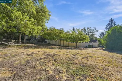 945 Stow Ln, Lafayette, CA 94549 - Photo 41