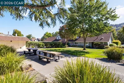 143 Miramonte Dr, Moraga, CA 94556 - Photo 37