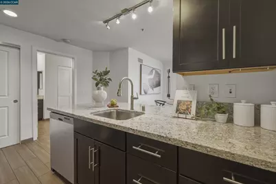 6400 Christie Ave #2214, Emeryville, CA 94608 - Photo 7
