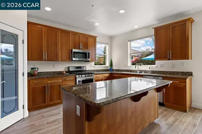240 Explorer Way, Martinez, CA 94553 - Photo 11