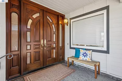 1312 Eastshore Dr, Alameda, CA 94501 - Photo 3