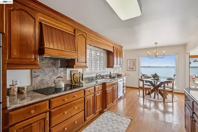 1312 Eastshore Dr, Alameda, CA 94501 - Photo 31