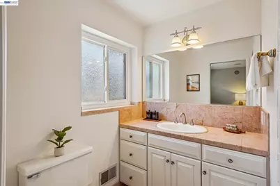 1312 Eastshore Dr, Alameda, CA 94501 - Photo 41
