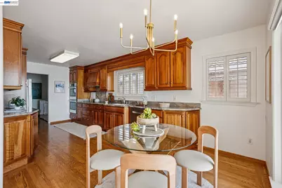 1312 Eastshore Dr, Alameda, CA 94501 - Photo 23