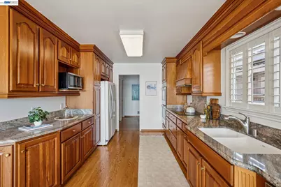 1312 Eastshore Dr, Alameda, CA 94501 - Photo 27