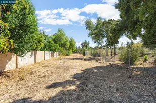 907 Lyon Ct, Concord, CA 94518 - Photo 27