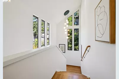 6474 Oakwood Dr, Oakland, CA 94611 - Photo 23