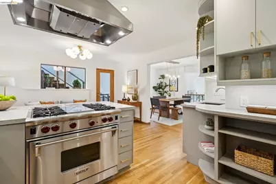 6474 Oakwood Dr, Oakland, CA 94611 - Photo 19