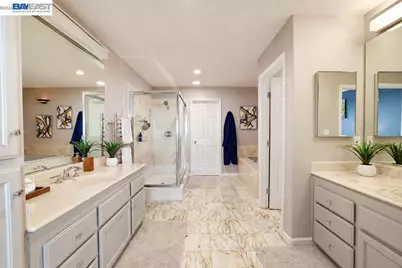 8 Starview Dr, Oakland, CA 94618 - Photo 41