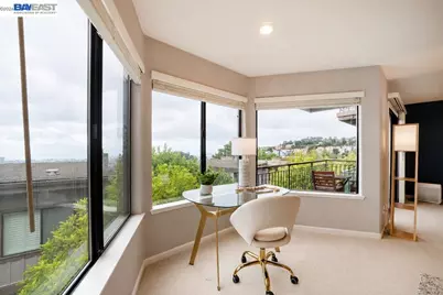 8 Starview Dr, Oakland, CA 94618 - Photo 35