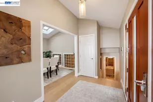 8 Starview Dr, Oakland, CA 94618 - Photo 9