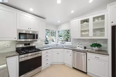 3704 Anderhan Pl, San Ramon, CA 94583 - Photo 9