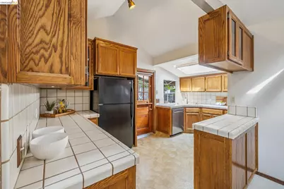 6334 Kensington Avenue, Richmond, CA 94805 - Photo 19