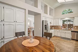 3327 Chapelle Dr, Roseville, CA 95661 - Photo 9