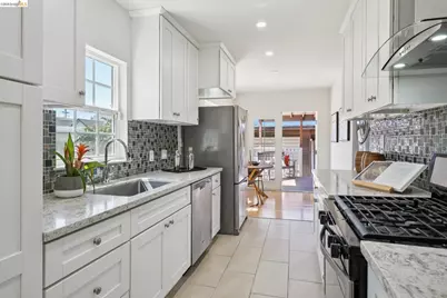 727 40th St, Richmond, CA 94805 - Photo 13