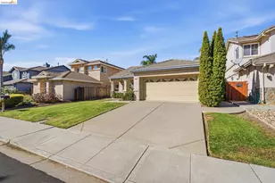 923 Blossom Dr, Brentwood, CA 94513 - Photo 3