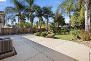 923 Blossom Dr, Brentwood, CA 94513 - Photo 57