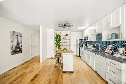 427 Lagunitas Ave #305, Oakland, CA 94610 - Photo 9