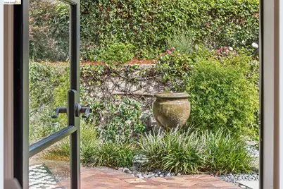 140 Indian Road, Piedmont, CA 94610 - Photo 23