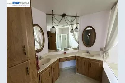 1414 Buckingham Way, Hayward, CA 94544 - Photo 17