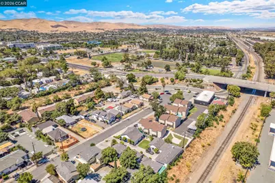 173 15th St, Pittsburg, CA 94565 - Photo 5