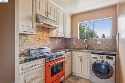 455 Crescent St #202, Oakland, CA 94610 - Photo 9