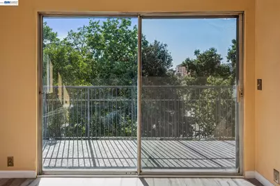 455 Crescent St #202, Oakland, CA 94610 - Photo 3