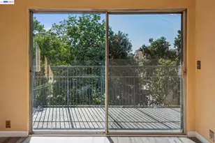 455 Crescent St, Oakland, CA 94610 - Photo 3