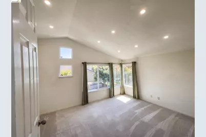 70 Seabreeze Dr, Richmond, CA 94804 - Photo 21