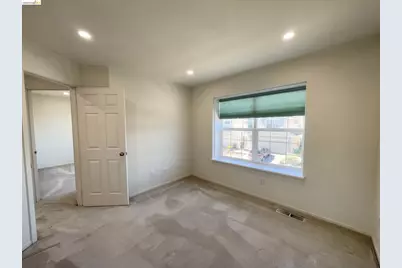 70 Seabreeze Dr, Richmond, CA 94804 - Photo 25