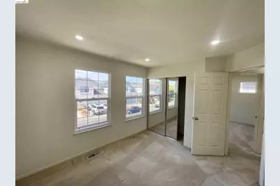 70 Seabreeze Dr, Richmond, CA 94804 - Photo 27