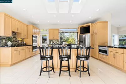 1590 Daniels Dr, San Leandro, CA 94577 - Photo 11