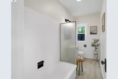216 Oakland Ave, Oakland, CA 94611 - Photo 17