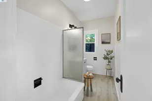 216 Oakland Ave, Oakland, CA 94611 - Photo 17
