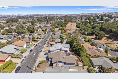 1201 Belfair Dr, Pinole, CA 94564 - Photo 45