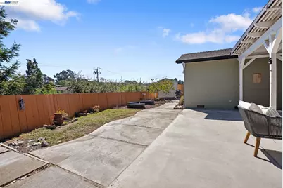 1201 Belfair Dr, Pinole, CA 94564 - Photo 31