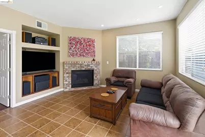 1316 Summer Grove Cir, Fairfield, CA 94534 - Photo 9