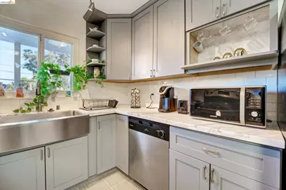 2515 Oliver Ave, Oakland, CA 94605 - Photo 29
