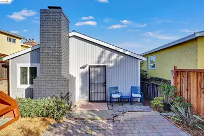 2515 Oliver Ave, Oakland, CA 94605 - Photo 11