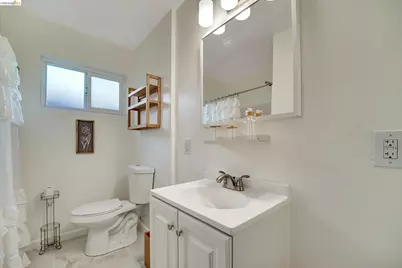 2515 Oliver Ave, Oakland, CA 94605 - Photo 35