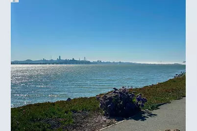 6 Commodore Drive #C337, Emeryville, CA 94608 - Photo 33