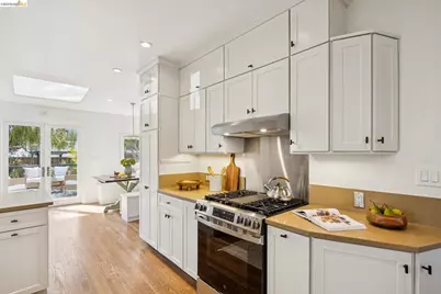 915 63rd St, Oakland, CA 94608 - Photo 23