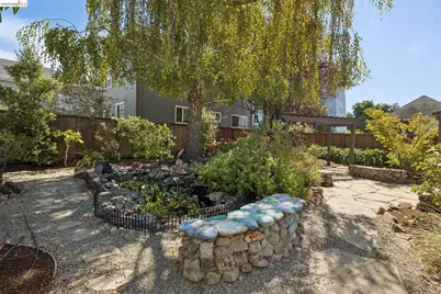 915 63rd St, Oakland, CA 94608 - Photo 63