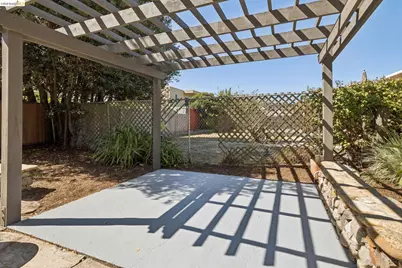 915 63rd St, Oakland, CA 94608 - Photo 59