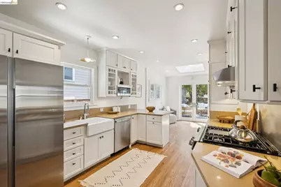 915 63rd St, Oakland, CA 94608 - Photo 21