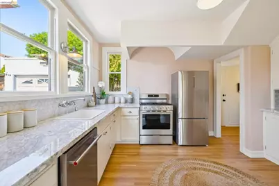 6212 Rockwell St, Oakland, CA 94618 - Photo 31