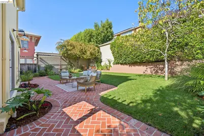 6212 Rockwell St, Oakland, CA 94618 - Photo 35