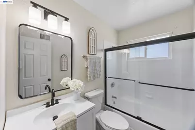 5582 Jonathan Dr, Newark, CA 94560 - Photo 29