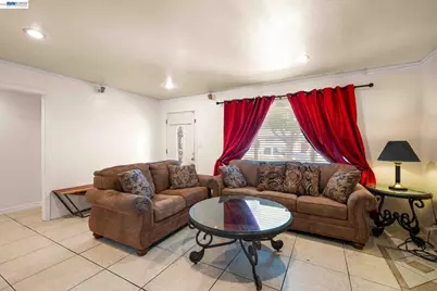 8591 Beverly Ln, Dublin, CA 94568 - Photo 5