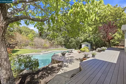 140 Lucinda Ln, Pleasant Hill, CA 94523 - Photo 31